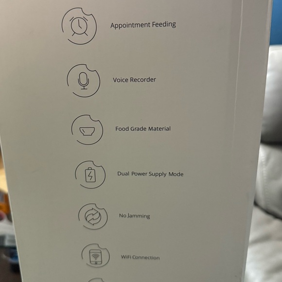 Smart Pet Feeder with WiFi Connection - Picture 4 of 5